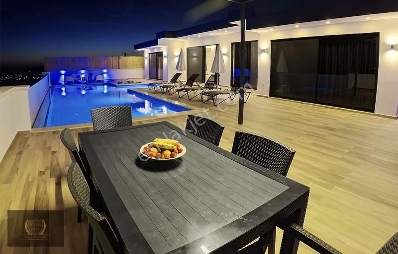 https://imaj.emlakjet.com//listing/10979249/81B55749DA2DF3A04FCA02D5A27A3DE010979249.jpg