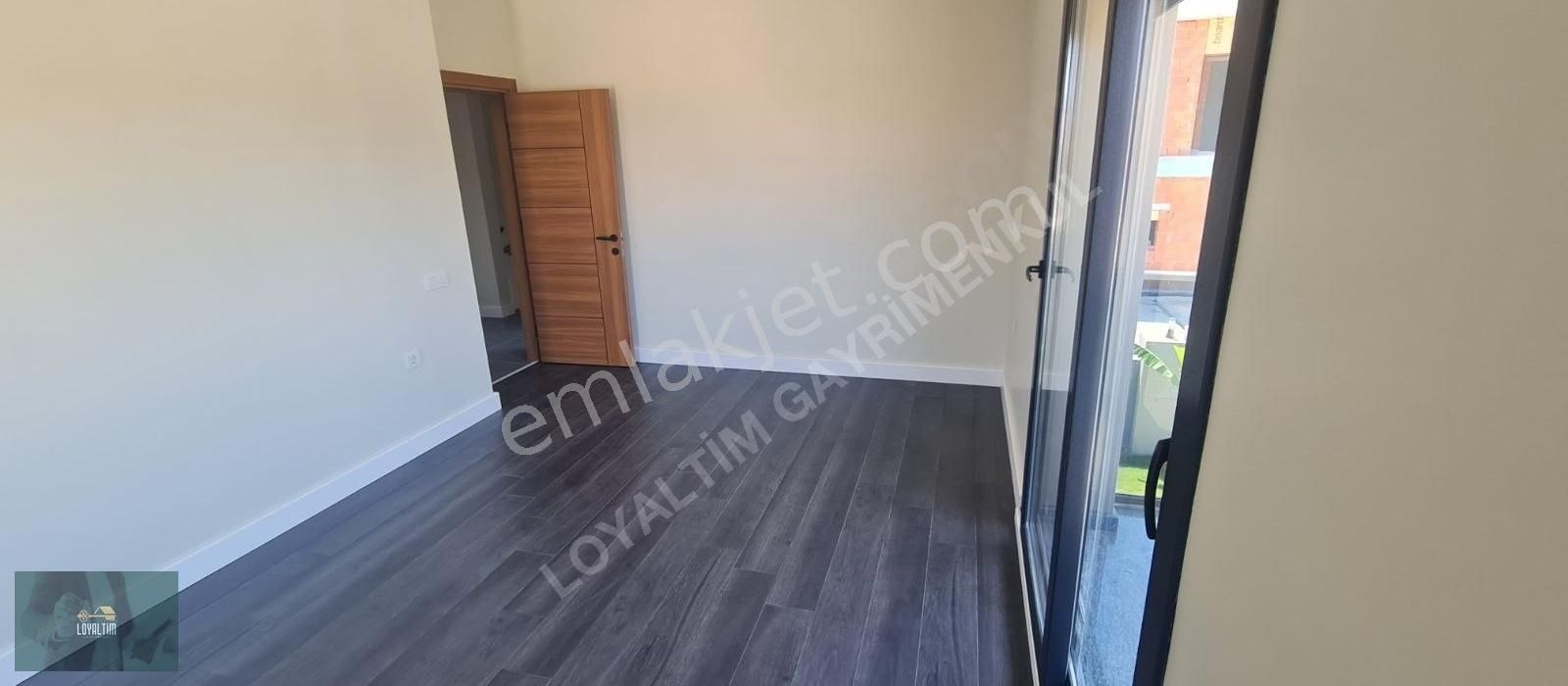 https://imaj.emlakjet.com//listing/11878270/AAE6FC1F1B0EFE5BE8011261E724A35811878270.jpg
