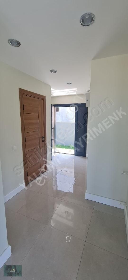 https://imaj.emlakjet.com//listing/11878270/D92515C5DC50BA1978A7DE9CD6D57FD811878270.jpg