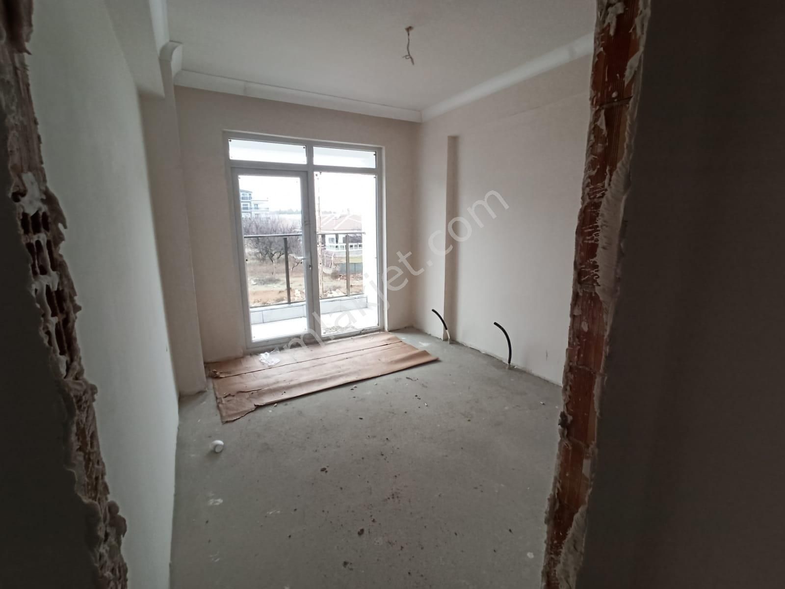 https://imaj.emlakjet.com//listing/12412141/0A6A1E573D57944615DA598AD9BA360A12412141.jpg