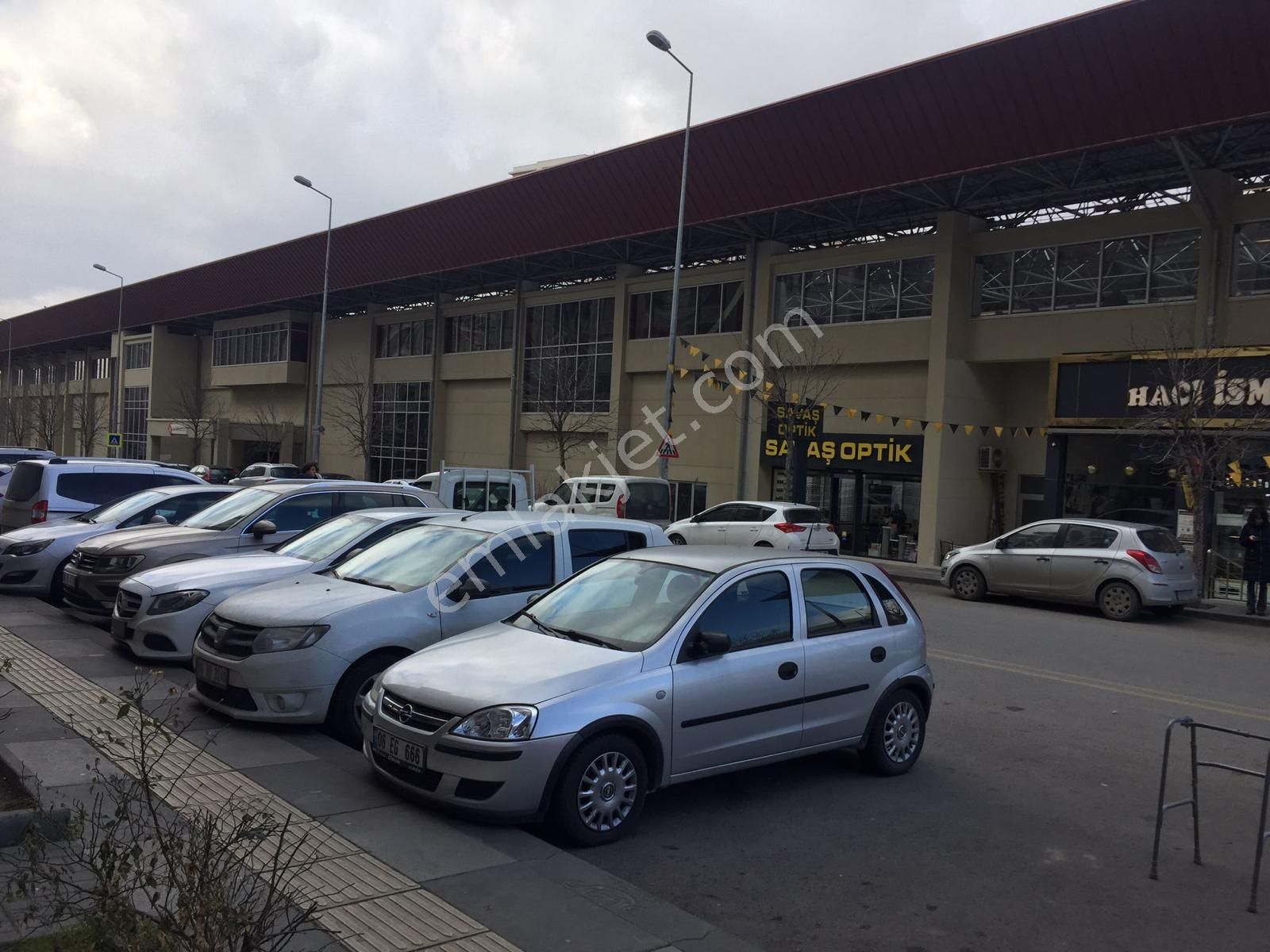 https://imaj.emlakjet.com//listing/12668353/E57FB83C583934352B49929BC609CF5512668353.jpeg