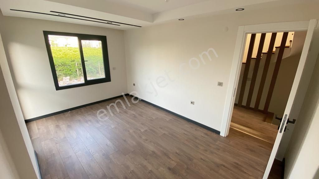 https://imaj.emlakjet.com//listing/12824757/87B1EFFFC099D2E4BB08FCB65DAB954C12824757.jpg