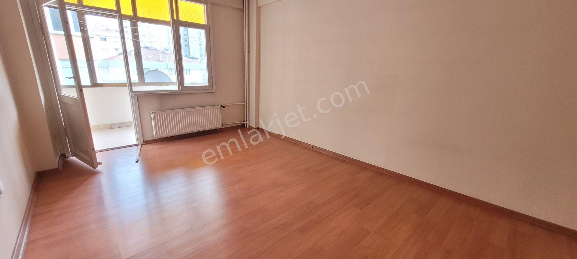 https://imaj.emlakjet.com//listing/12892237/10679153688A7652FE1CC7D9F9040DDD12892237.jpg