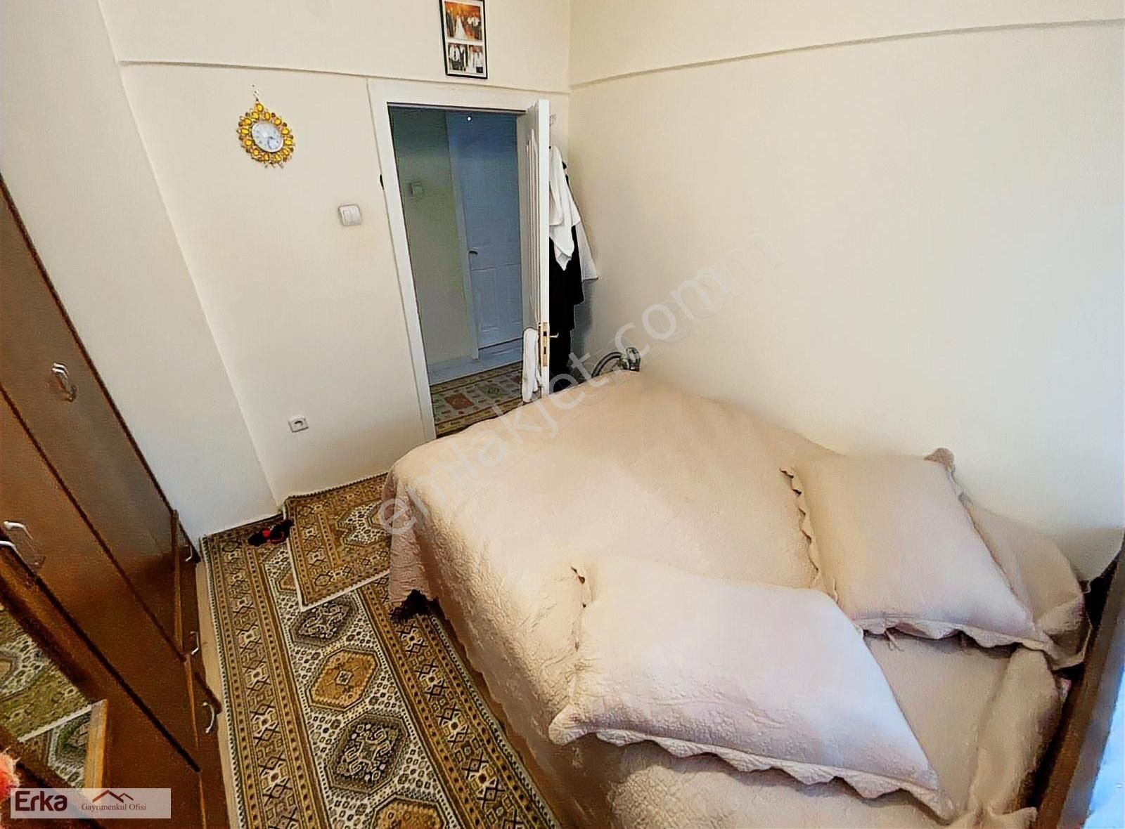 https://imaj.emlakjet.com//listing/12930819/0D9BE64EA04D05672B5CCB54843D865D12930819.jpg