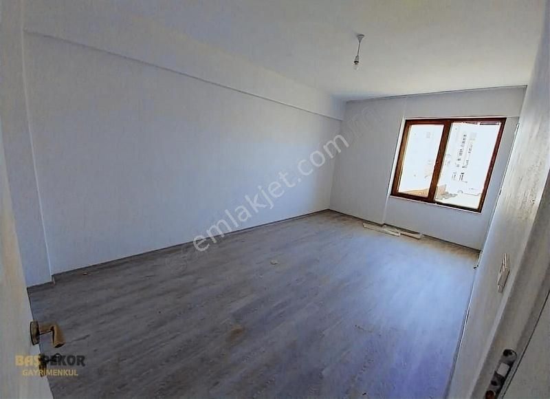 https://imaj.emlakjet.com//listing/12986089/8E2ED8E0506D5463026E894D1688422A12986089.jpg