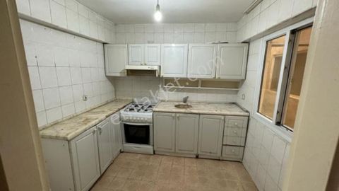 Peli̇n Bi̇lgi̇li̇ Emlak Ve Gayri̇menkul İzmir Bornova Erzene Mahallesi 3+1 Oda Kiralık Daire 13,000 TL #13614295