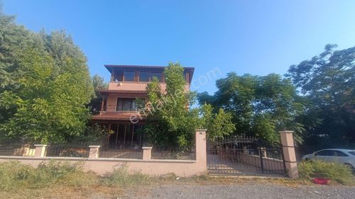 Konut-Villa