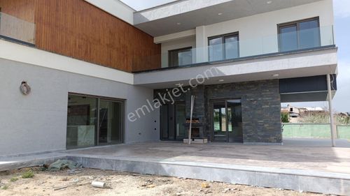 Konut-Villa