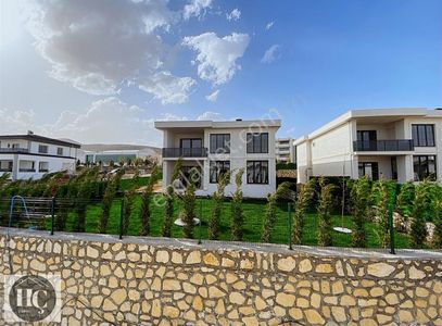 Konut-Villa