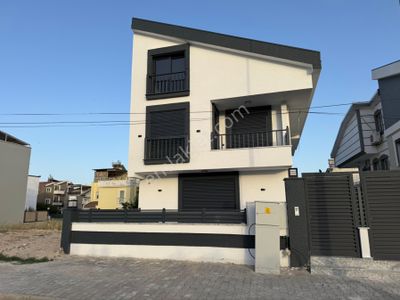 Konut-Villa