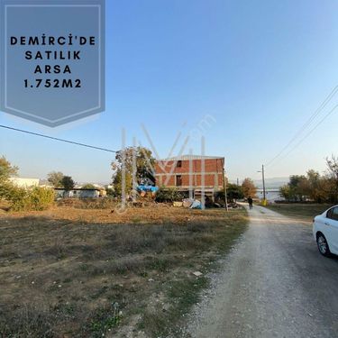  Mustafa Evci'den Demirci'de Satılık Arsa
