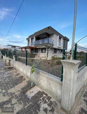 Manisa Ortaköy Mahallesi Satılık 5+2 450m2 Muhteşem Villa