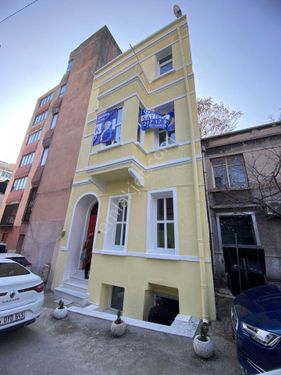  Tophane Merkezde 1. derece Tarihi Eser Bina