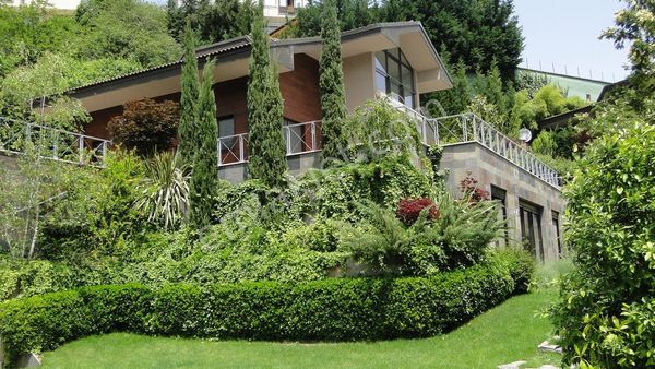  Yeniköy Sırtlarında,Yeşillikler İçerisinde,Boğaz Manzaralı Villa
