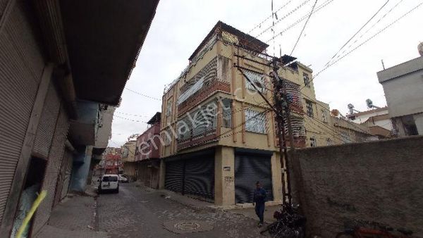 Adana Dumlupınar salı pazarı civarı 3 katlı 3+1 2 daire 1 işyeri müstakil ev 