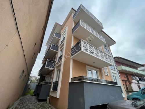 BAŞİSKELE YENİ BELEDİYE KARŞISI 2+1 90 m2 YÜKSEK GİRİŞ SATILIK