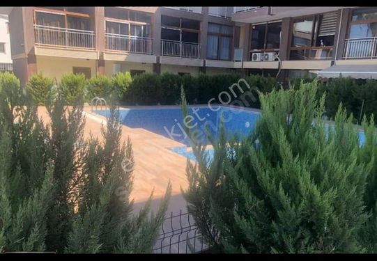 Karslılarda bahçe katı dubleks site içerisinde