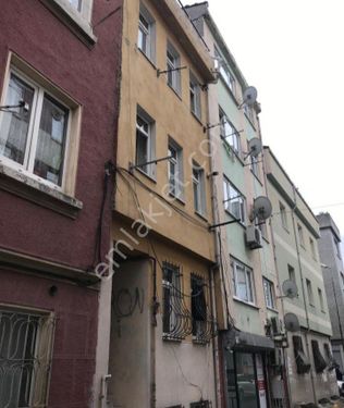 Fevzi Paşa Caddesi paralelinde eşyalı kiralık daire