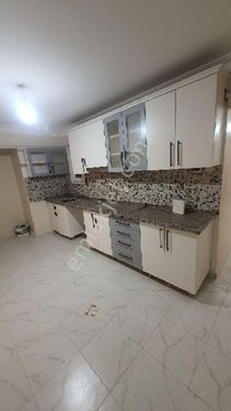İSKEDER PAŞA CAMİİ KARŞISINDA  ACIL İHTİYAÇTAN KELEPİR FİYATA VERILECEKTIR