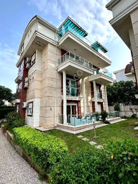 Havuzlu Sitede 2 Yatak Odalı Lüks Dubleks Villa