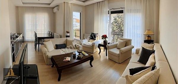 BAKIRKÖY YEŞİLKÖY'DE SATILIK 3+1 LÜKS DAİRE
