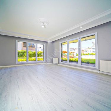  BEYLİKDÜZÜ KAVAKLIDA BAHÇE KULLANIMLI 2+1 SATILIK DAİRE
