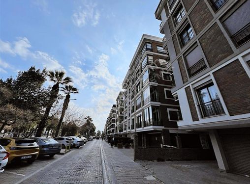 Bostanlı Reci's Dereboyu Sokakta MÜKEMMEL 3+1 Satılık Daire