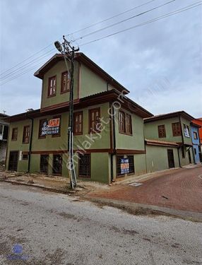 HAMAMÖNÜNDE RESTORASYONU TAMAMLANMIŞ BAHÇELİ SATILIK KONAK