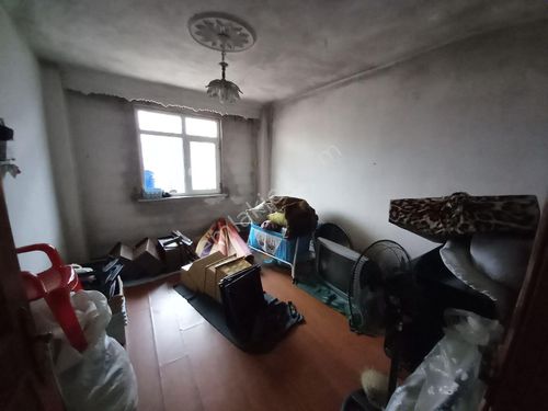 Yaşar Emlak'tan kiralık 3+1 Doğalgaz sobalı daire