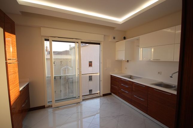 Çam Apartmanı