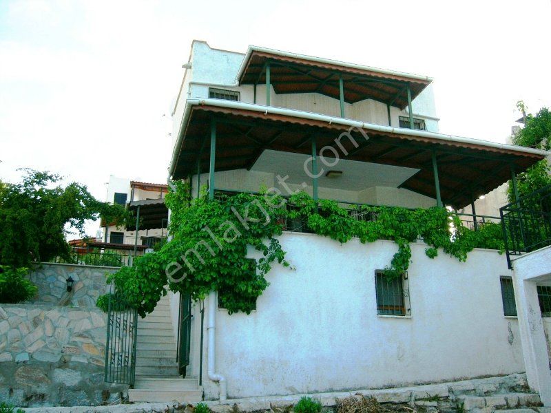 Emlakçıdan Muğla Milas Boğaziçi Mahallesi 3+1 Satılık Müstakil 1.350.