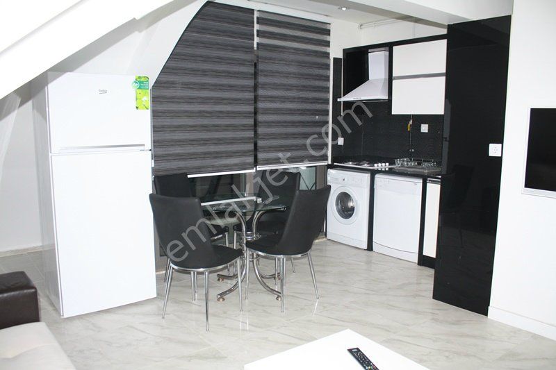Ender Uysal Gayrimenkulden Foruma Yakın 1+1 Lüks Eşyalı Klimalı Apart.