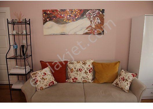 Emlakçıdan İstanbul Beşiktaş Ortaköy Mahallesi Stüdyo Günlük Kiralık