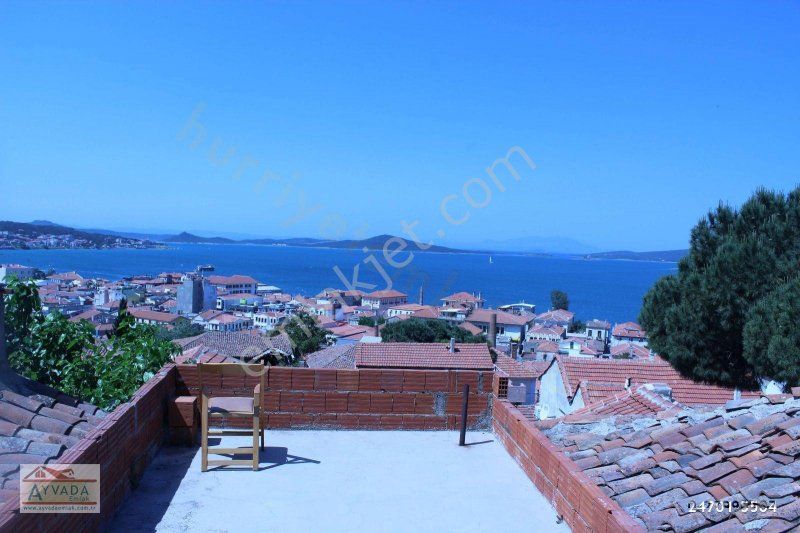 Emlakçıdan Balıkesir Ayvalık Fethiye Mahallesi 2+1 Satılık Müstakil 350