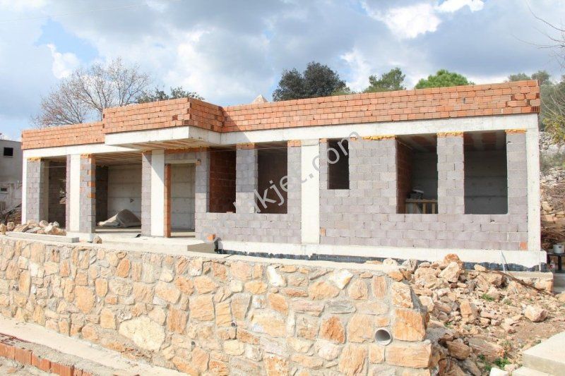 Emlakçıdan Muğla Bodrum Kumköy Mahallesi 2+1 Satılık Köy Evi 350.000 TL