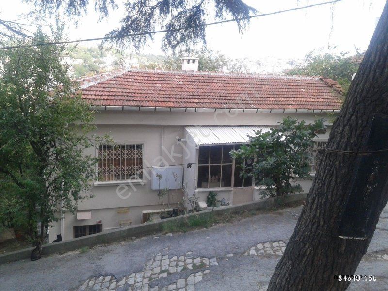 Emlakçıdan İstanbul Üsküdar Kuzguncuk Mahallesi 7+1 Satılık Daire 2.000