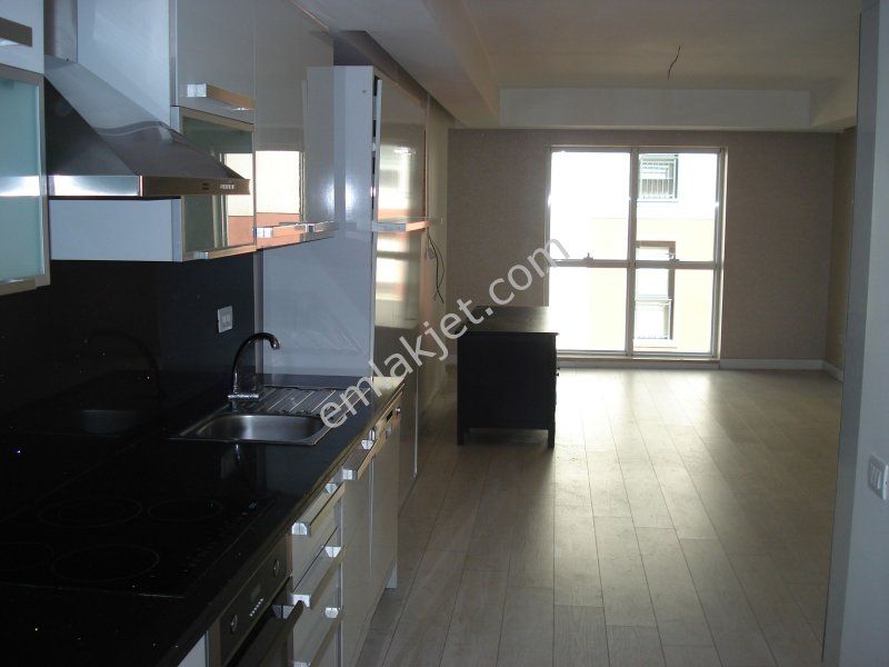 Emlakcidan Istanbul Sisli Cumhuriyet Mahallesi Studyo Kiralik Daire 2 600 Tl 8675093