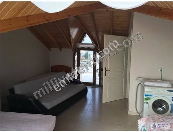 Emlakçıdan İzmir Dikili Çandarlı Mahallesi 4+1 Günlük Kiralık Daire 750