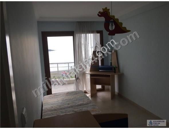 Emlakçıdan İzmir Dikili Çandarlı Mahallesi 4+1 Günlük Kiralık Daire 750