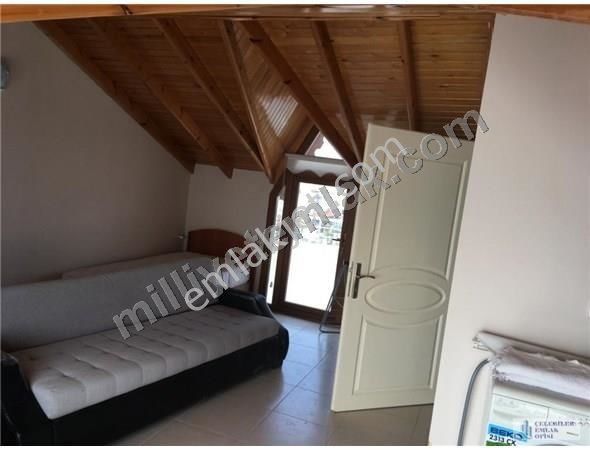 Emlakçıdan İzmir Dikili Çandarlı Mahallesi 4+1 Günlük Kiralık Daire 750