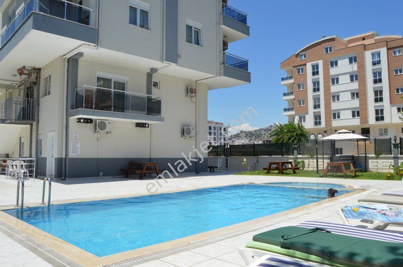 Emlakçıdan Antalya Konyaaltı Liman Mahallesi 2+1 Günlük Kiralık Daire