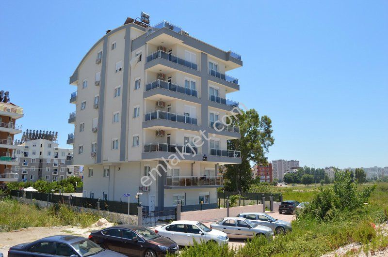 Emlakçıdan Antalya Konyaaltı Hurma Mahallesi 2+1 Günlük Kiralık Daire