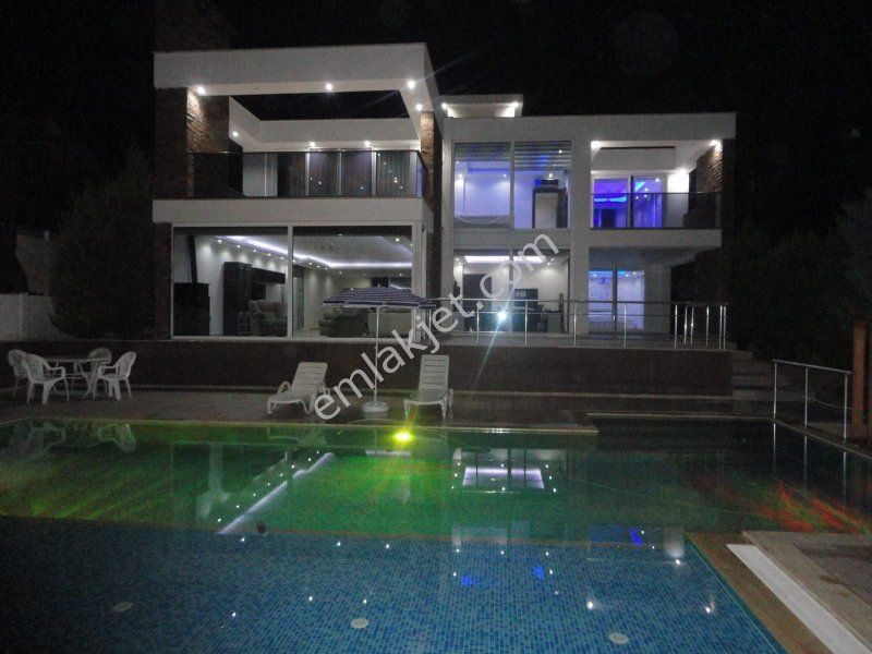 Emlakçıdan Antalya Manavgat Sarılar Mahallesi 5+1 Satılık Daire 3.900