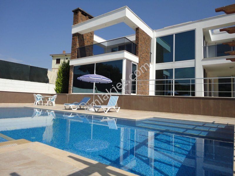 Emlakçıdan Antalya Manavgat Sarılar Mahallesi 5+1 Satılık Daire 3.900