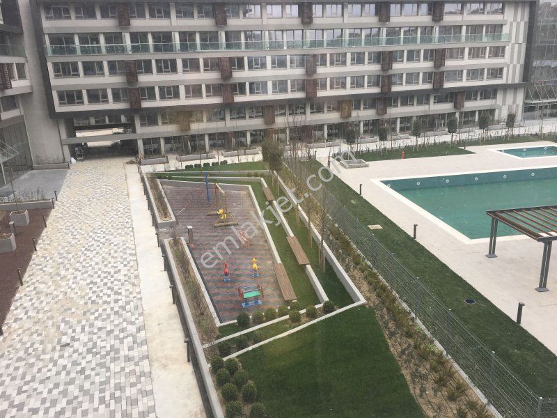 Emlakçıdan İstanbul Zeytinburnu Maltepe Mahallesi 2+1 Kiralık Daire 3.