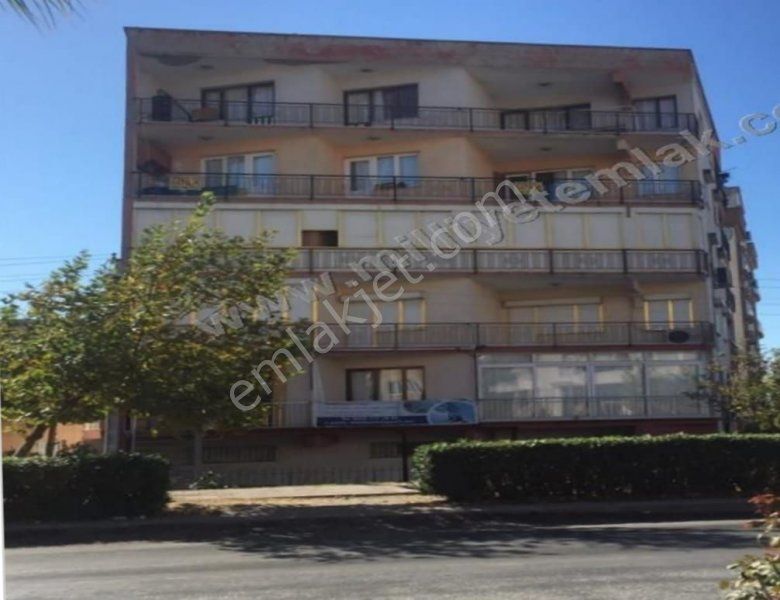 Emlakçıdan İzmir Bergama Fatih Mahallesi 3+1 Satılık Daire 290.000 TL