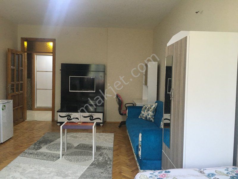 Emlakçıdan Konya Selçuklu Işıklar Mahallesi 3+1 Kiralık Daire 550 TL