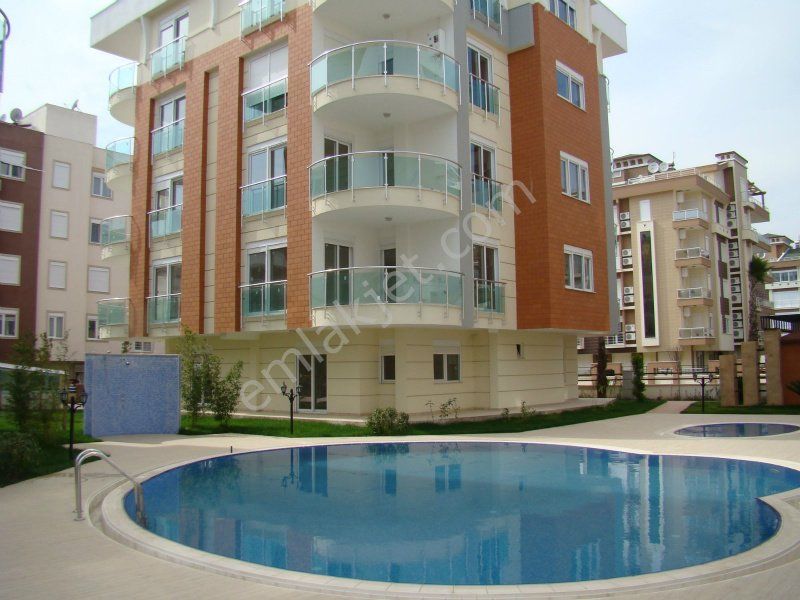 Konyaaltı Liman Satılık Daire Antalya Konyaaltı Limanda 5+1 Dublex Daire