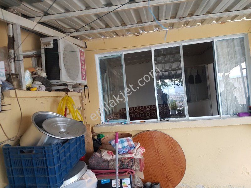 Emlakçıdan İzmir Tire Dumlupınar Mahallesi 2+1 Satılık Müstakil 120.000
