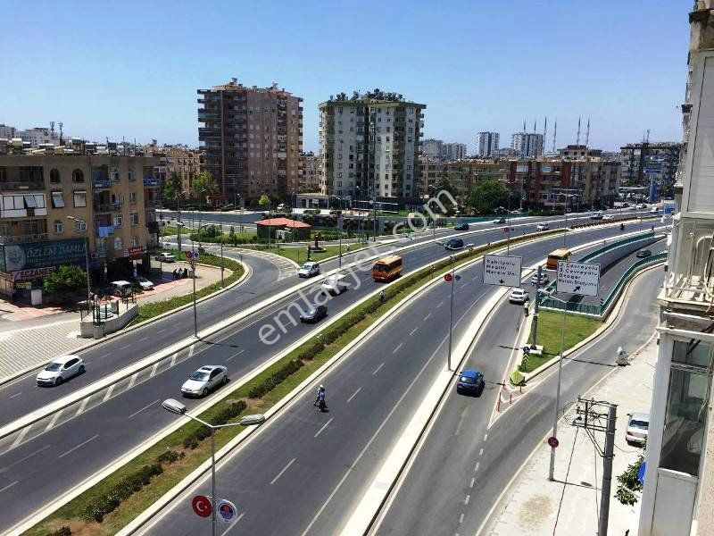 Emlakçıdan Mersin Yenişehir Cumhuriyet Mahallesi 3+1 Satılık Daire 175.